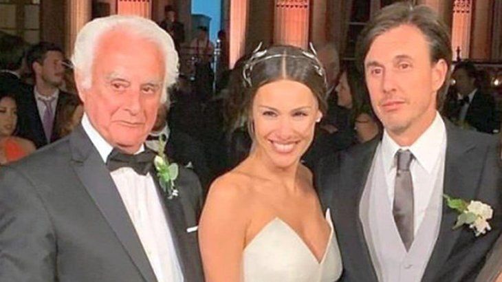 Roberto García Moritán, representante argentino en la Comisión Técnica Mixta del Frente Marítimo, en la boda de su hijo con la modelo y conductora de TV Carolina Ardohain.