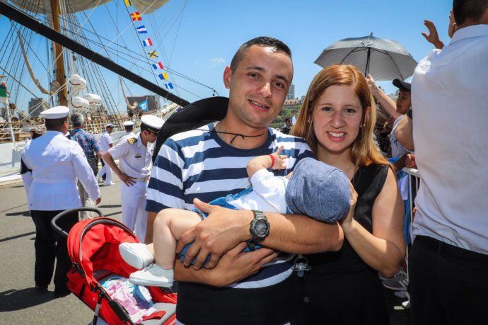 Los tripulantes se reencontraron con su familia en el puerto de Mar del Plata.