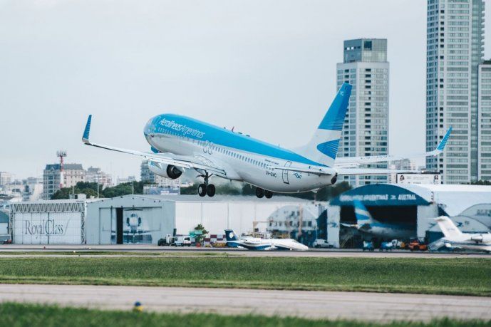 Arribaron 4 de los 5 últimos vuelos regulares de Aerolíneas Argentinas, provenientes de zona de riesgo del coronavirus