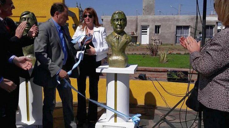 Mauricio Macri por ahora solo tiene un busto en su honor en la localidad de Villa Ascasubi, una ciudad cordobesa de menos de 3.000 habitantes.