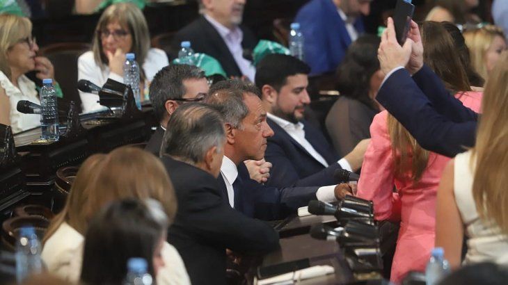 Daniel Scioli en la bancada oficialista en la Asamblea Legislativa.