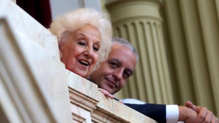 Asamblea Legislativa: Estela de Cartolo en los palcos.