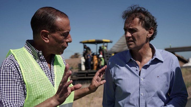 Katopodis dialoga con el titular de Vialidad Nacional, Gustavo Arrieta.