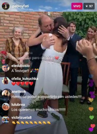 Pablo y Fátima, la pareja que decidió casarse en época de coronavirus y televisarlo vía Instagram para los invitados.