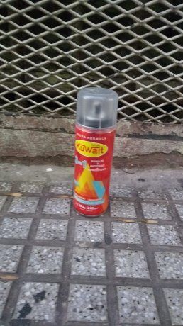 Un hincha fue demorado por violar la cuarentena para salir a la calle a pintar el escudo del Club Atlético Huracán.