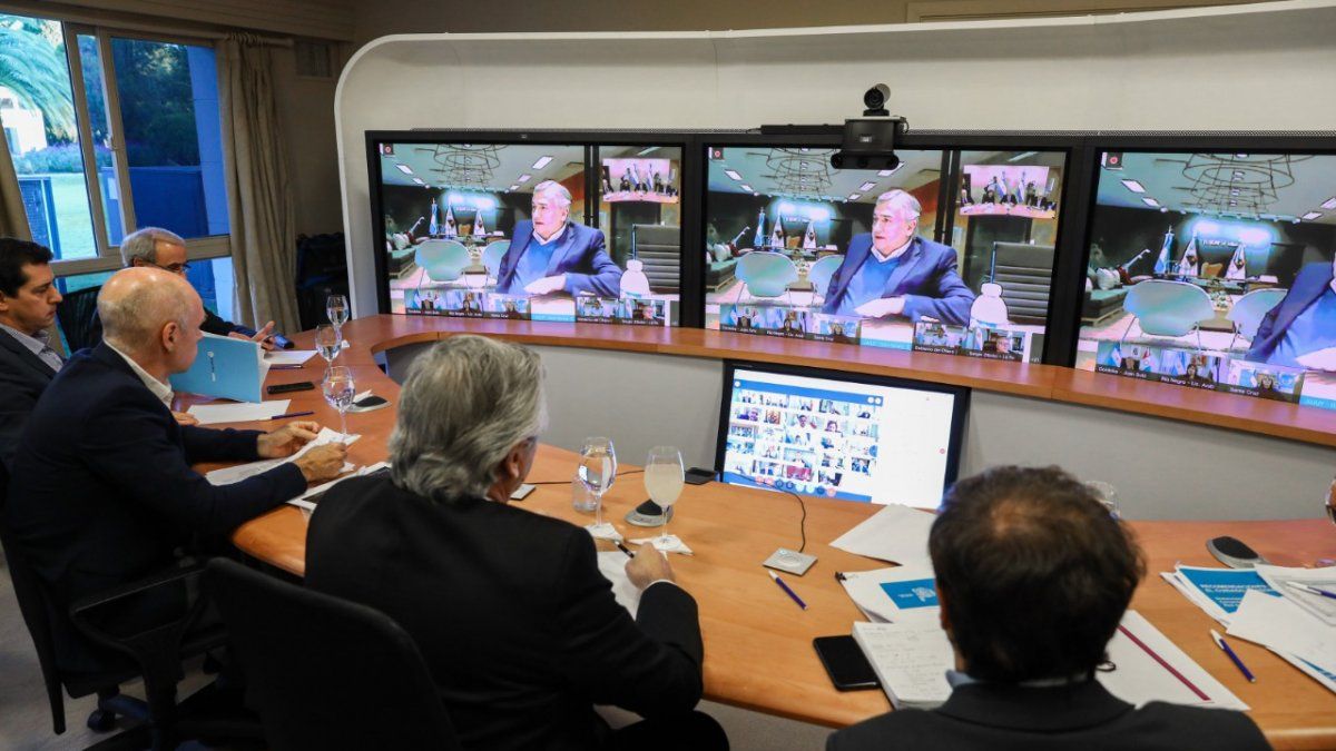 Alberto Fernández encabeza en Olivos videoconferencia con ...
