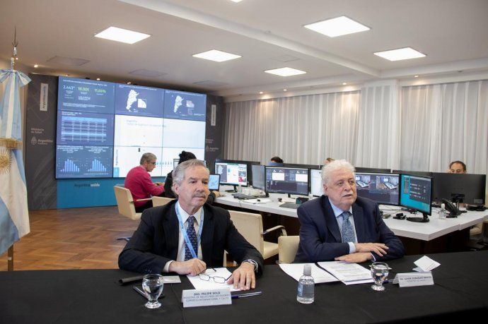 El canciller Felipe Solá junto al ministro de Salud, Ginés González García.