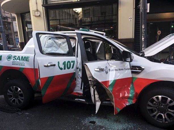 El pasado viernes, el propio Crescenti sufrió heridas leves luego de que la camioneta en la que se trasladaba junto a su chofer chocara contra un auto en el barrio de Recoleta.
