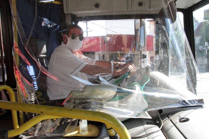 El Gobierno busca que el aumento en la cantidad de pasajeros no impida mantener la distancia determinada, por lo que se dispuso un aumento en la cantidad de unidades en los medios de transporte.