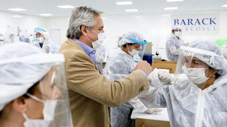 Acompa&ntilde;aron al mandatario Alberto Fern&aacute;ndez el jefe de Gabinete, Santiago Cafiero, el ministro de Desarrollo Productivo, Mat&iacute;as Kulfas, el ministro de Obras P&uacute;blicas, Gabriel Katopodis, y el secretario General de la Presidencia, Julio Vitobello.