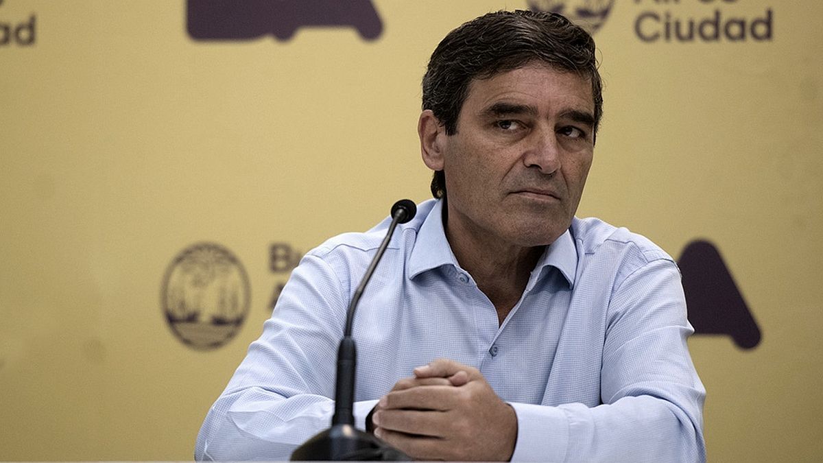 Ciudad dice que no flexibilizará más la cuarentena y restringirá transporte