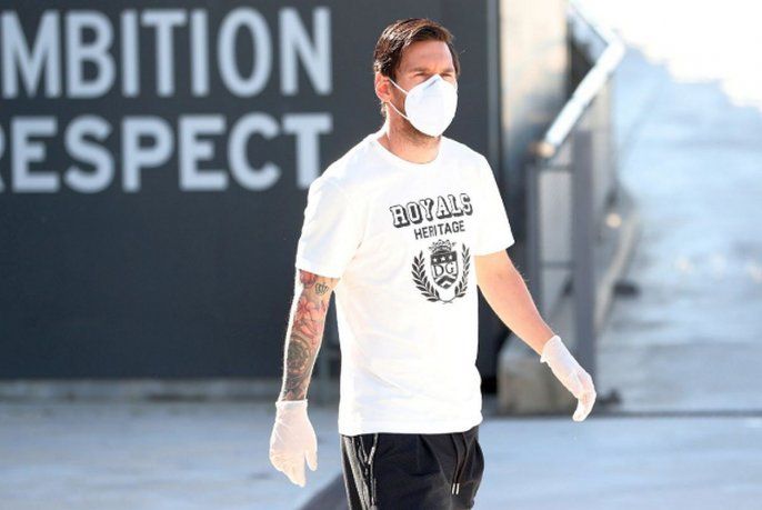 La estrella del Barcelona, Lionel Messi, se solidarizó con quienes perdieron a seres queridos por causa del coronavirus.