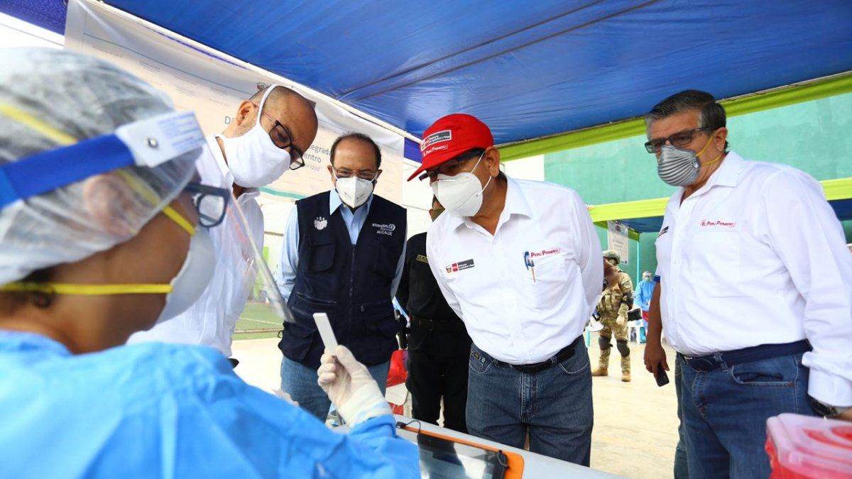 Perú: ministro a cargo de la cuarentena se enfermó de coronavirus