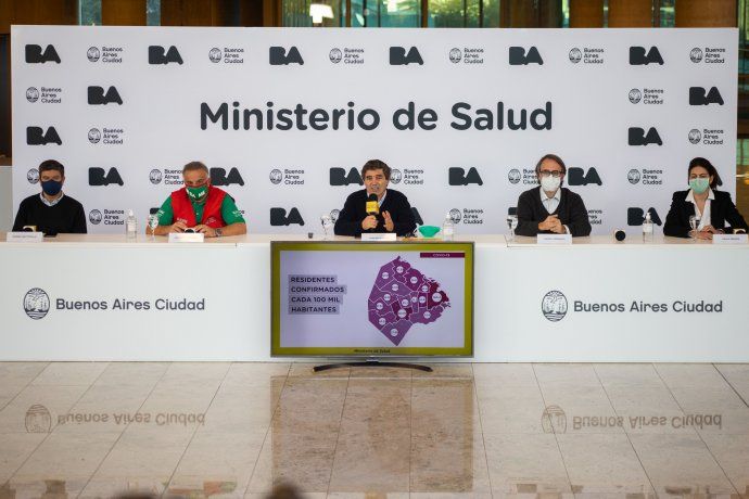 Fernán Quirós sobre la cuarentena: "Si la evolución de la curva no nos acompaña, retrocederemos con las medidas".