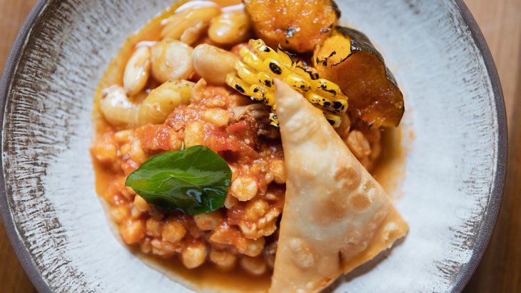 Locro con torta frita.