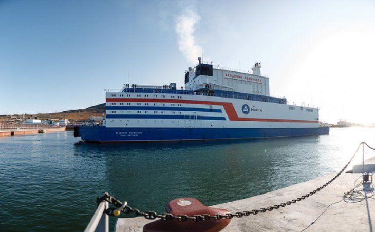 La primera central nuclear flotante del mundo se encuentra en la ciudad de Pevek.