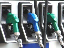 suben combustibles hasta 7%, pero ventas siguen 30% abajo