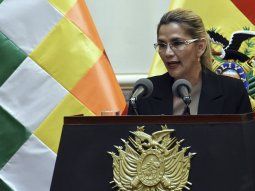 La presidenta de facto de Bolivia, Jeanine Áñez, está aislada por haber tenido Covid-19.