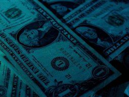 La brecha entre el blue y el dólar oficial mayorista brecha con el oficial tocó mínimos en 4 meses y medio.