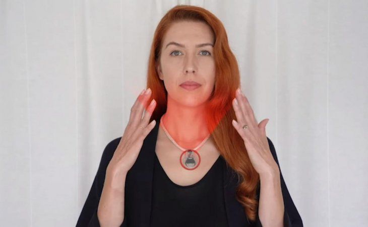 Pulse detecta cuando las manos se acercan al rostro.