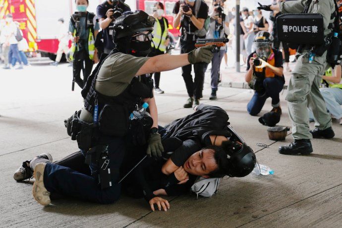 Casi 400 personas fueron arrestadas en Hong Kong en el primer día de vigencia de la ley de seguridad nacional.