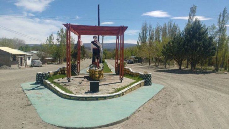 La localidad neuquina de Bajada del Agrio fue escenario de un conflicto que podría terminar con la intervención del Gobierno provincial.