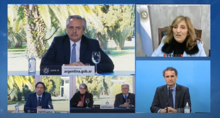 El jefe de Estado presentó el plan acompañado por el ministro de Educación, Nicolás Trotta, el ministro de Obras Públicas, Gabriel Katopodis, y los rectores de las universidades nacionales involucradas en este programa.