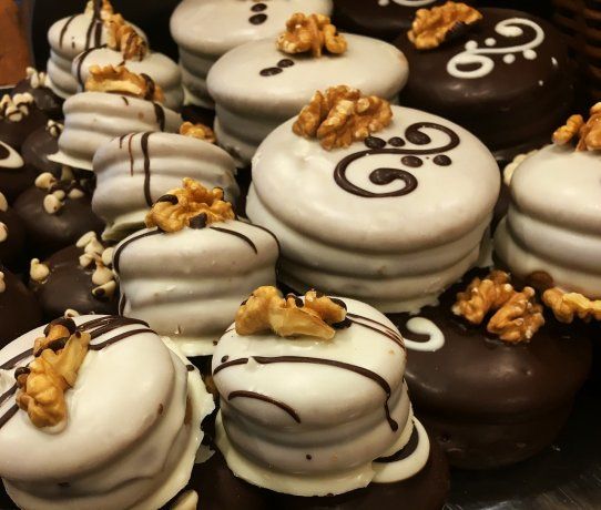 ANMAT prohibió la venta de la marca de alfajores Doña Matilda. ANMAT prohibió la venta de la marca de alfajores Doña Matilda.