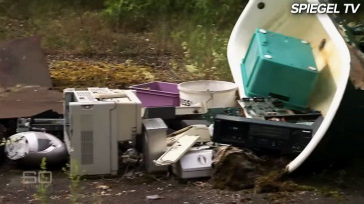 Allí se encontraron memorias y discos rígidos enterrados con más de 8000 fotos y videos.