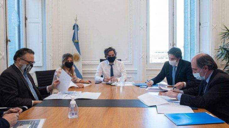Educación firmó convenio para fomentar adquisición de laptops en docentes Educación firmó convenio para fomentar adquisición de laptops en docentes