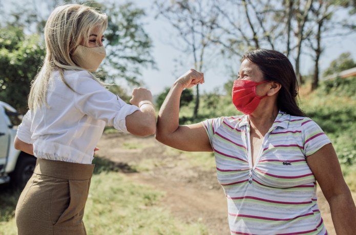Fabiola Yáñez se contactó en su último viaje a Misiones con mujeres rurales de diferentes localidades de la provincia