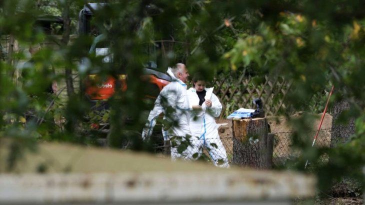 La policía científica alemana trabajando en el terreno que alquiló Christian Brueckner en 2007.