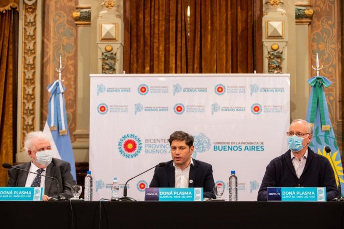 El gobernador de la provincia de Buenos Aires, Axel Kicillof, junto a los ministros de Salud de la Nación, Ginés González García, y de la Provincia, Daniel Gollan.