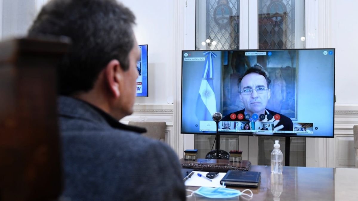 Katopodis prometió reparto igualitario entre intendentes