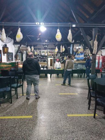 El delivery y la comida para llevar, dos bases de la actualidad de El Ferroviario.