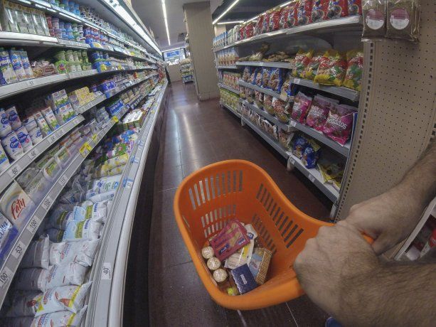 Las ventas en supermercados cayeron un 5