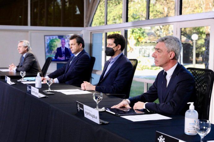 El Presidente realizó anuncios de obras públicas junto a Sergio Massa, Wado de Pedro, Mario Meoni y Silvina Batakis, desde Olivos.