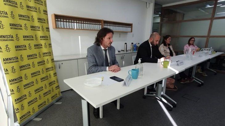 Cristina Castro encabezó una conferencia de prensa organizada por Amnistía Internacional-