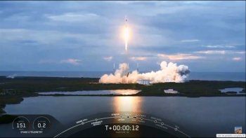 El momento del despegue del Falcon 9 que traslada al SAOCOM 1B.
