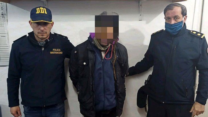 El detenido fue identificado por los investigadores como Cristian Adrián Jeréz, quien fue capturado esta madrugada en una casa de la calle Arístides y Diario La Nación, de La Reja al oeste bonaerense, quien esta acusado del asesinato de Ludmila Pretti, de 14 años.