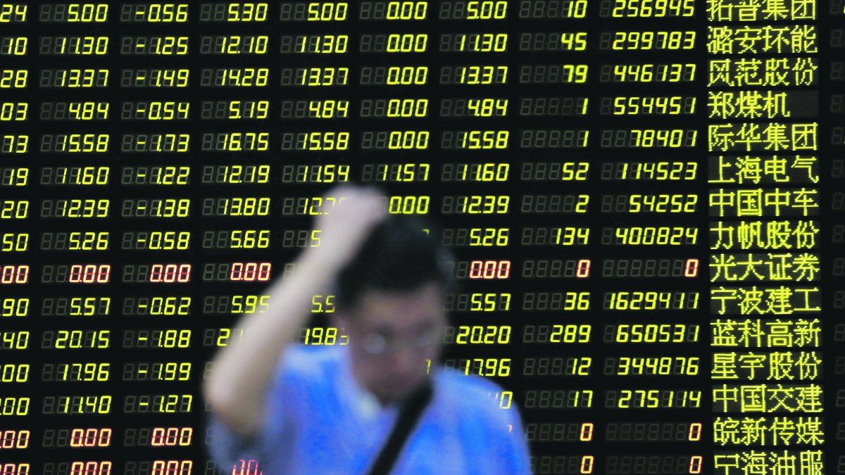 La segunda ola de covid-19, la crisis en EE.UU. y denuncias a bancos derrumban los mercados