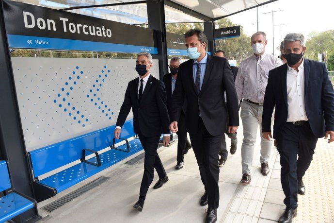 El ministro de Transporte, Mario Meoni, participó junto con Sergio Massa de la inauguración de las obras en la estación Don Torcuato.