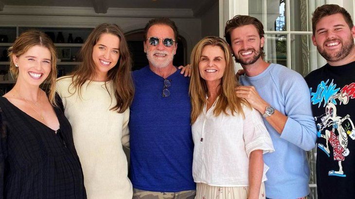 Schwarzenegger junto a su exesposa, Maria Owings Shriver, y sus hijos Katherine, Christina, Patrick y Christopher.