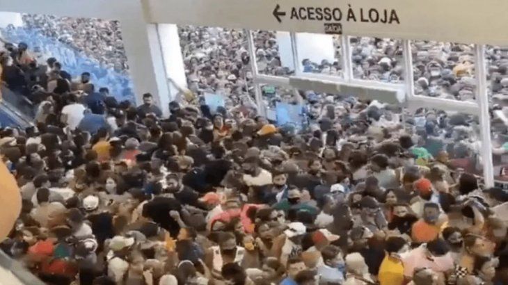 El desborde en la inauguración de un shopping en la ciudad de Belén.