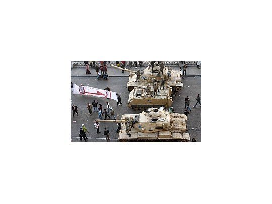 Denuncian al Ejército por secuestros y torturas a opositores al régimen.