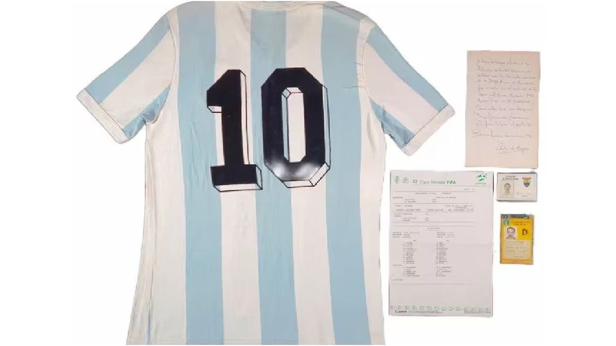 Historic auction: auction off the first shirt that Maradona wore in the 82 World Cup