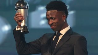 Vinicius no pudo ganar el Balón de Oro, pero se llevó el premio de la FIFA.