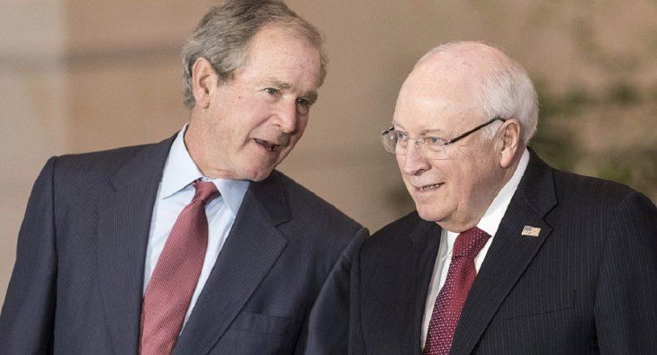 Cheney fue el vicepresidente de George Bush. Cheney fue el vicepresidente de George Bush.