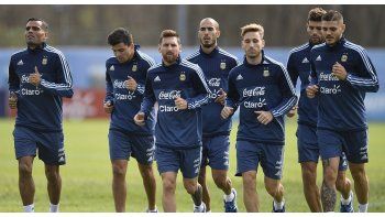 Sampaoli empieza a probar variantes para el cruce ante Venezuela