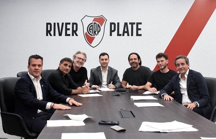 River cerró un acuerdo millonario por u$s 100.000.000 por 10 años con Live Nation, DF Entertainment y Dale Play Live, para la comercializacion del Estadio Monumental. River cerró un acuerdo millonario por u$s 100.000.000 por 10 años con Live Nation, DF Entertainment y Dale Play Live, para la comercializacion del Estadio Monumental.